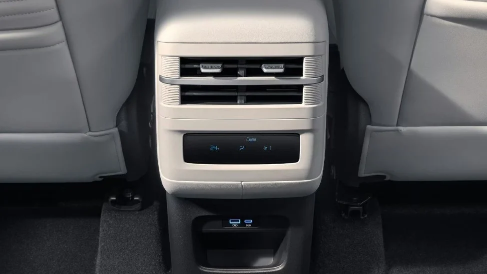 自研音響、可外接平板電腦，比亞迪方程豹鈦7更多內(nèi)飾官圖公布