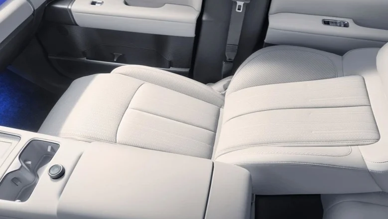 自研音響、可外接平板電腦，比亞迪方程豹鈦7更多內(nèi)飾官圖公布