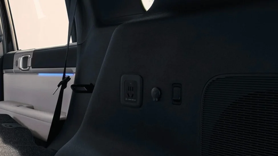 自研音響、可外接平板電腦，比亞迪方程豹鈦7更多內(nèi)飾官圖公布