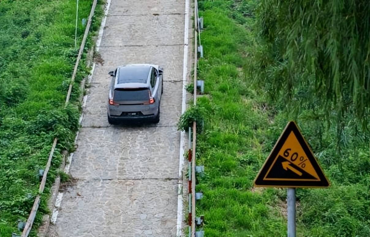 沃爾沃,填補(bǔ)了“豪華電混”的空白