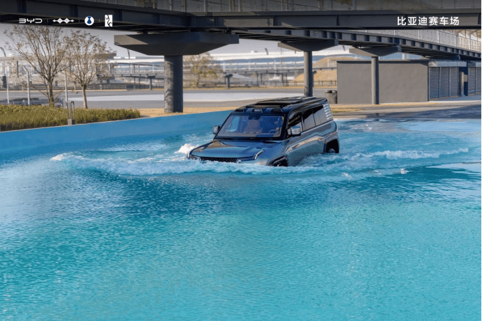 打破賽道邊界,比亞迪如何讓“駕駛樂趣”觸手可及?