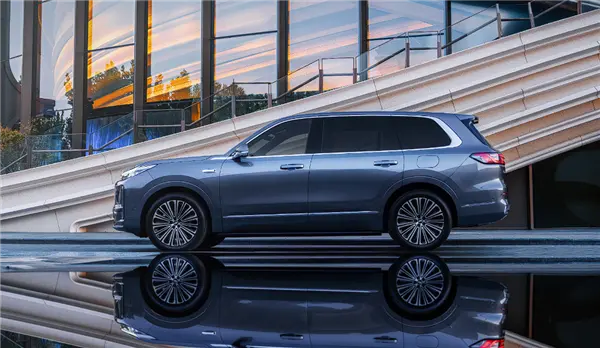 5米2全尺寸SUV殺入20萬內(nèi)！吉利銀河M9預(yù)售：19.38萬元起