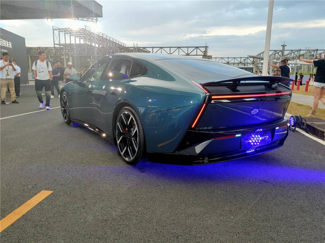 真正會思考的智駕,全新小鵬P7售21.98萬元起