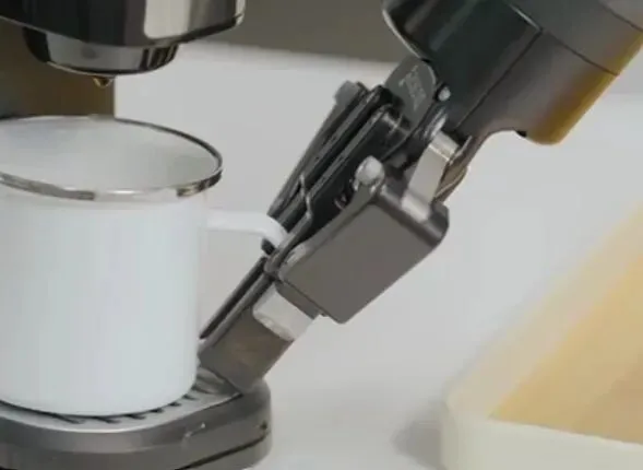 具身智能如今已成為最火的產(chǎn)業(yè)之一,中國(guó)行業(yè)龍頭宇樹科技上市正在緊鑼密鼓進(jìn)行,而中美科技巨頭則在水下更深處進(jìn)行宏大布局