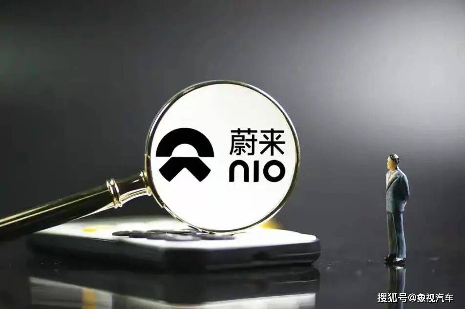 為省3萬改簽飛機!李斌學會省錢,蔚來打了翻身仗